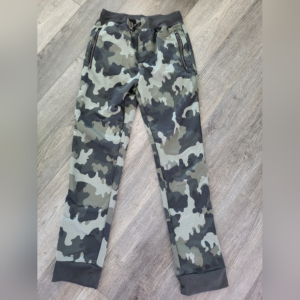 Hurley camo joggers - Nike dri-fit Boys size large